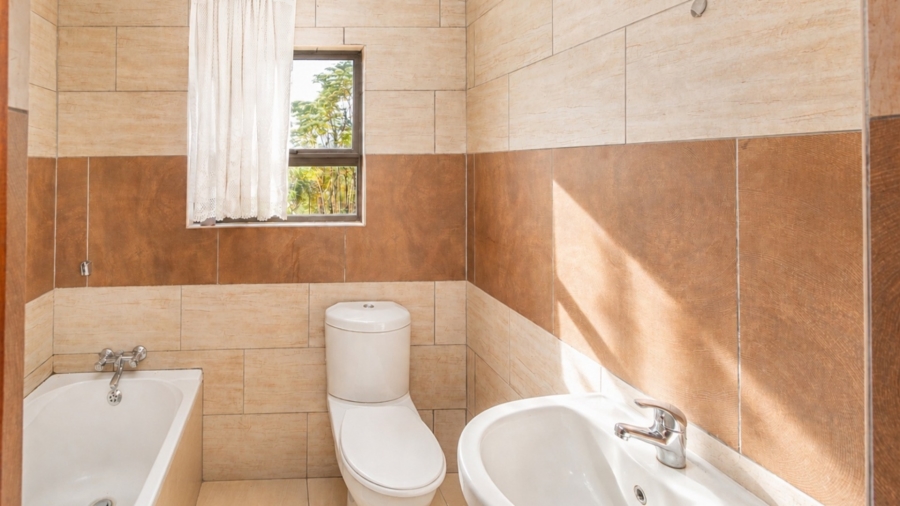 8 Bedroom Property for Sale in Birdwood Estate North West
